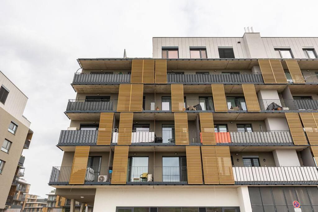 Cityscape Oasis: Active Studio Heaven Bratislava Exterior foto