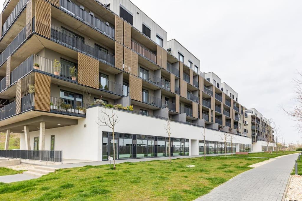 Cityscape Oasis: Active Studio Heaven Bratislava Exterior foto