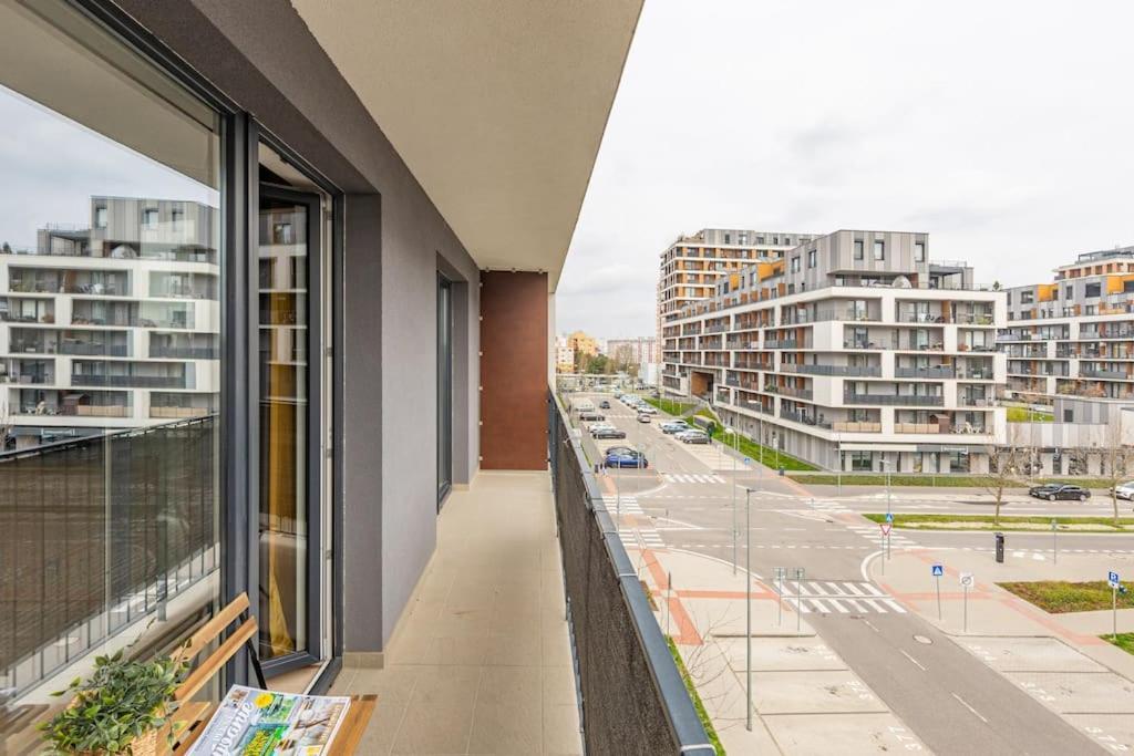 Cityscape Oasis: Active Studio Heaven Bratislava Exterior foto
